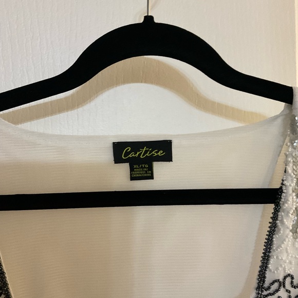 Sleeveless glitzy top - Picture 3 of 3